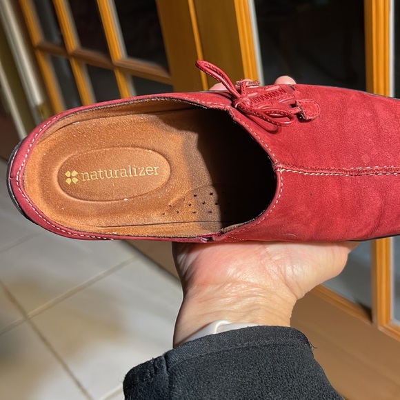 Ladies Size 6M Red Suede & Leather Bow Mules - Picture 4 of 6